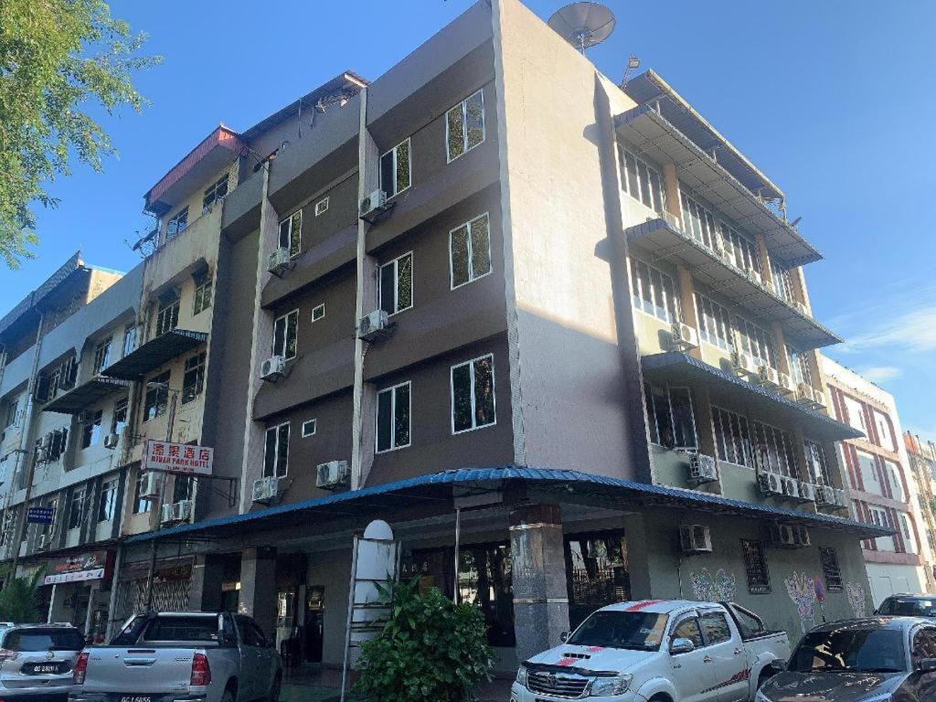 River Park Hotel Sibu Exterior photo